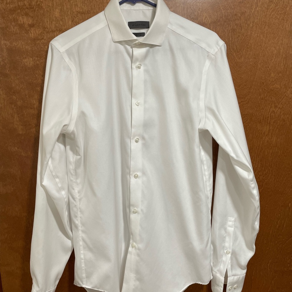 Calvin Klein men’s slim fit dress shirt